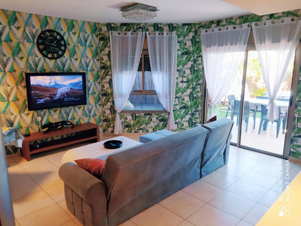 Apartment Amdar Village With Garden Eilat Bagian luar foto