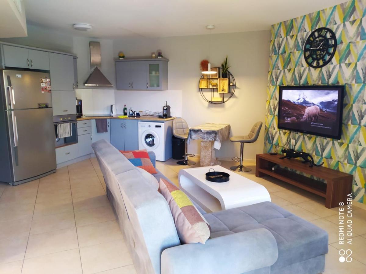 Apartment Amdar Village With Garden Eilat Bagian luar foto